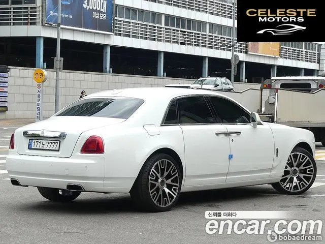 ROLLS-ROYCE Ghost 6.6 V12 2017 — photo 2 sur 26