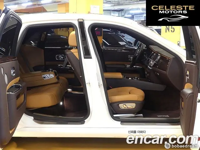 ROLLS-ROYCE Ghost 6.6 V12 2018 — photo 11 sur 26