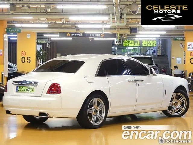 ROLLS-ROYCE Ghost 6.6 V12 2018 — photo 2 sur 26