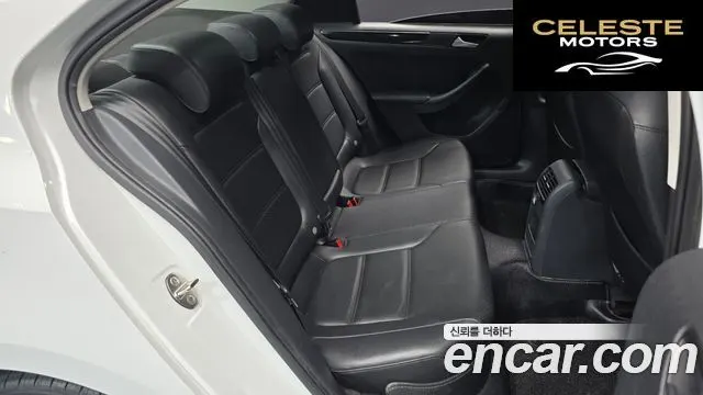 VOLKSWAGEN 2.0 TDI Premium 2015 — photo 12 sur 20