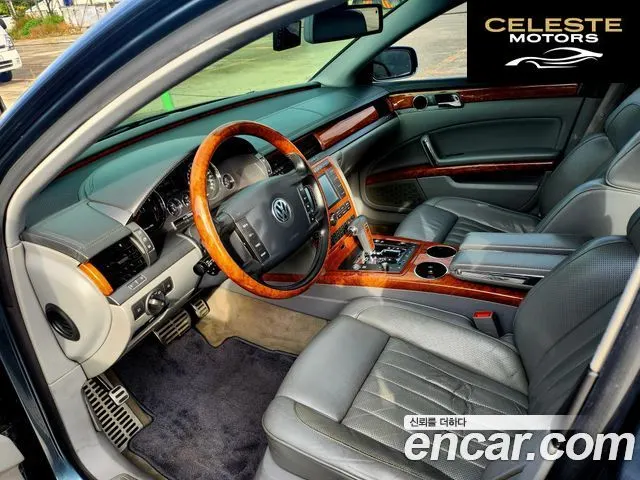 VOLKSWAGEN W12 6.0 LWB 2005 — photo 9 sur 26