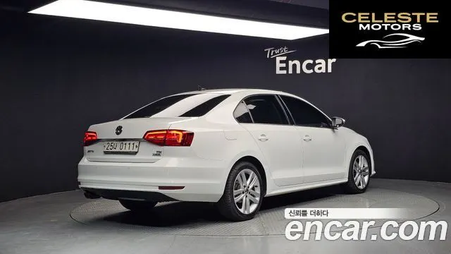 VOLKSWAGEN 2.0 TDI Premium 2015 — photo 2 sur 20