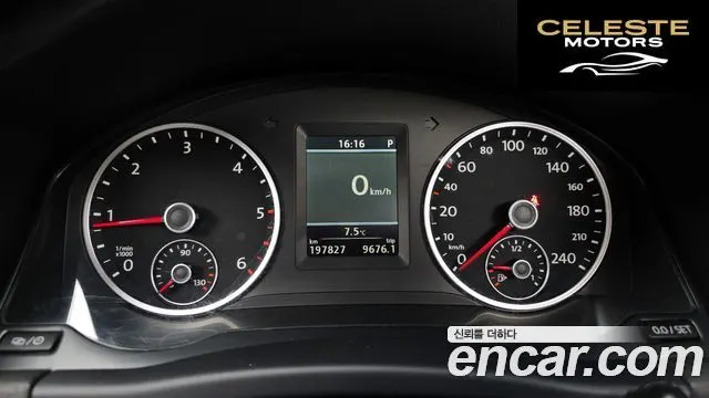 VOLKSWAGEN 2.0 TDI R-Line 2013 — photo 8 sur 20
