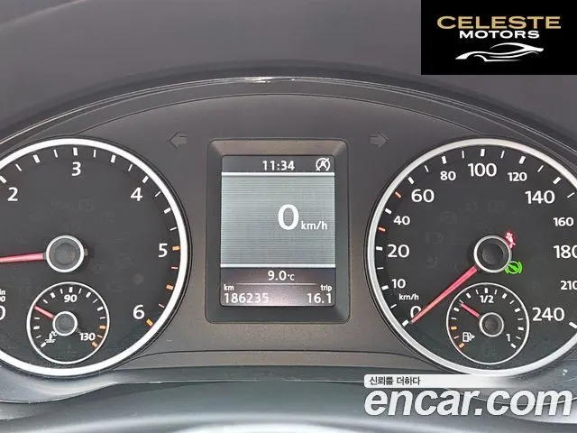 VOLKSWAGEN 2.0 TDI R-Line 2013 — photo 8 sur 26