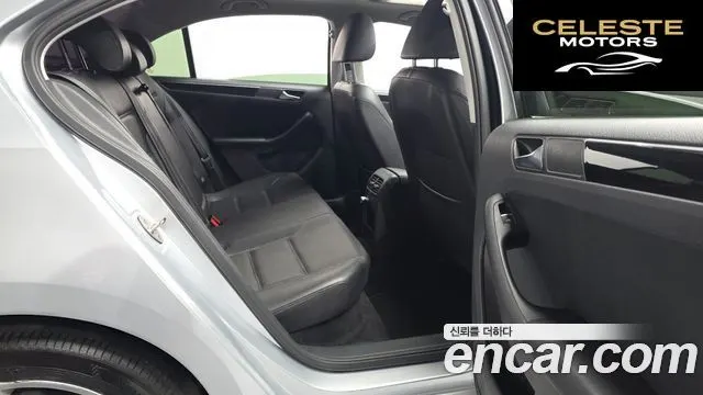 VOLKSWAGEN 2.0 TDI Premium 2015 — photo 12 sur 20
