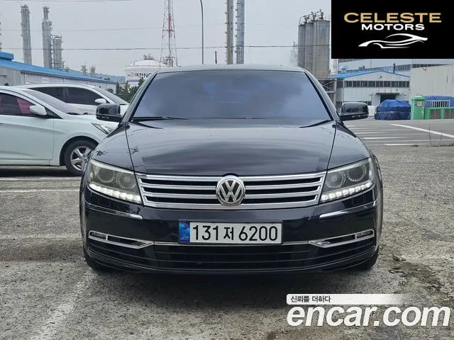VOLKSWAGEN V8 4.2 LWB 2013 — photo 22 sur 22
