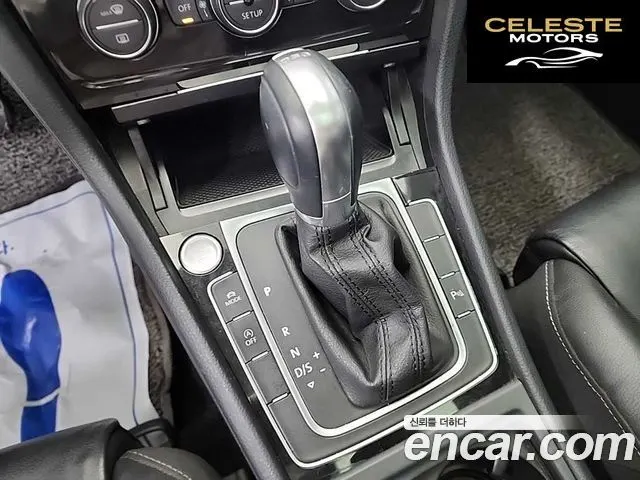 VOLKSWAGEN 71.4 TSI Premium 2014 — photo 9 sur 26