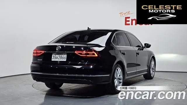 VOLKSWAGEN 2.0 TSI 2018 — photo 2 sur 32
