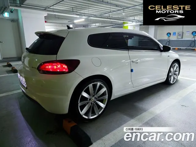 VOLKSWAGEN 2.0 TDI R-Line 2012 — photo 17 sur 26