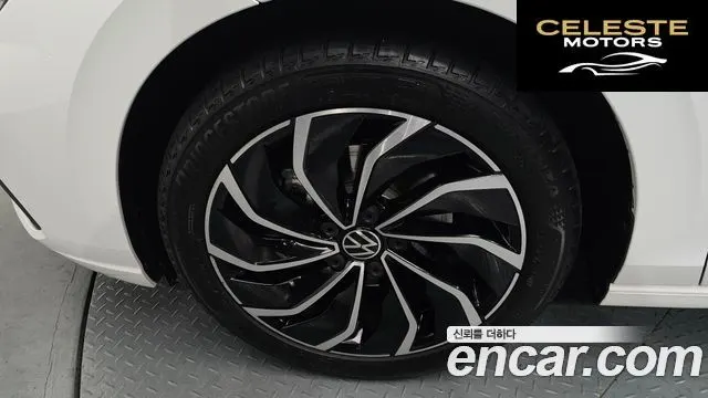 VOLKSWAGEN 82.0 TDI 2022 — photo 5 sur 36