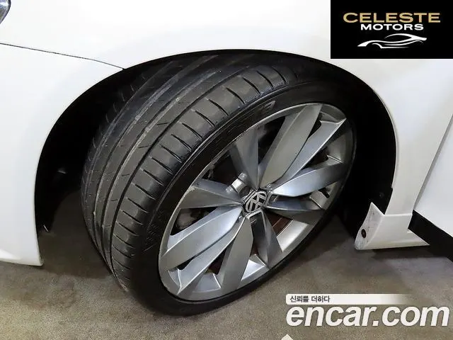 VOLKSWAGEN 2.0 TDI R-Line 2013 — photo 5 sur 23