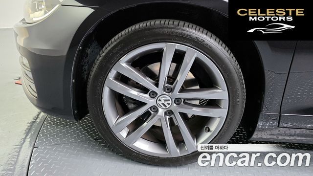 VOLKSWAGEN 2.0 TDI R-Line 2015 — photo 5 sur 20