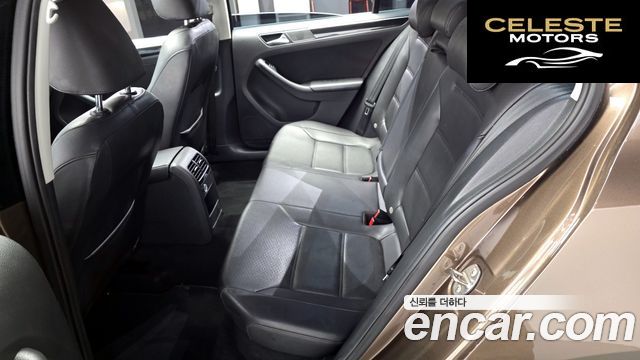 VOLKSWAGEN 2.0 TDI Premium 2015 — photo 12 sur 26