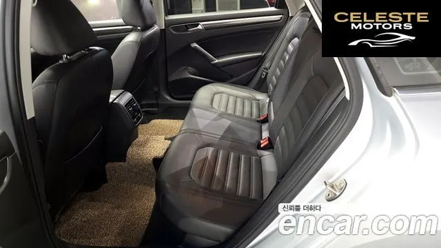 VOLKSWAGEN 2.0 TSI 2018 — photo 18 sur 32