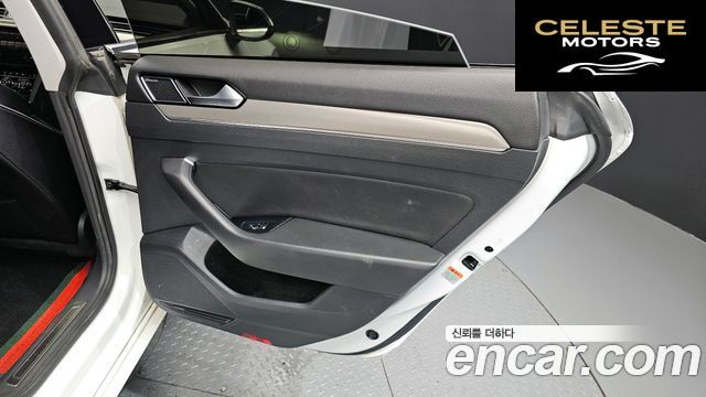 VOLKSWAGEN 2.0 TDI Premium 2019 — photo 15 sur 32