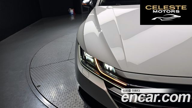 VOLKSWAGEN 2.0 TDI Premium 2019 — photo 8 sur 32
