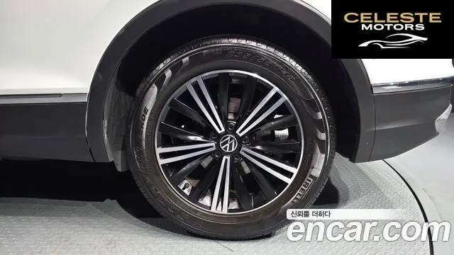 VOLKSWAGEN 22.0 TDI Premium 2023 — photo 7 sur 38