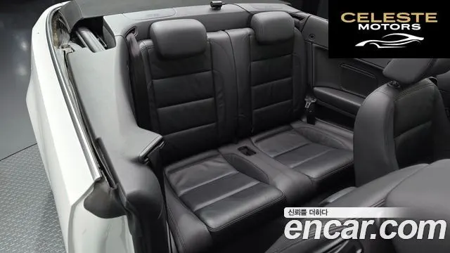 VOLKSWAGEN 62.0 TDI Cabriolet 2013 — photo 11 sur 20